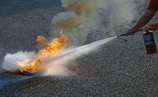 Formation manipulation des extincteurs / Evacuation : Recyclage (EPI R)